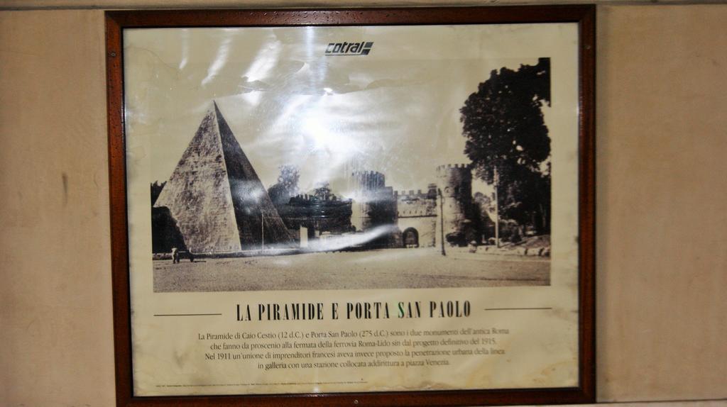 I Love Piramide Rome Extérieur photo
